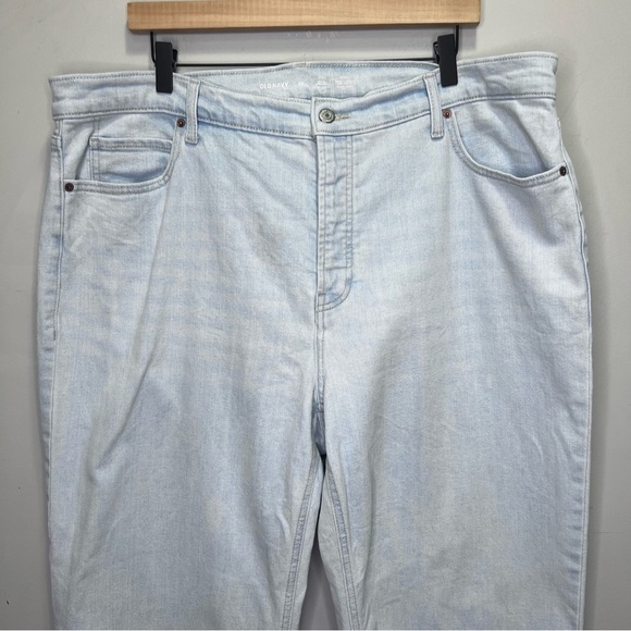 Old Navy Curvy Extra High-Waisted Button-Fly Sky-Hi Straight Cut-Off Jeans 20 - Picture 5 of 13